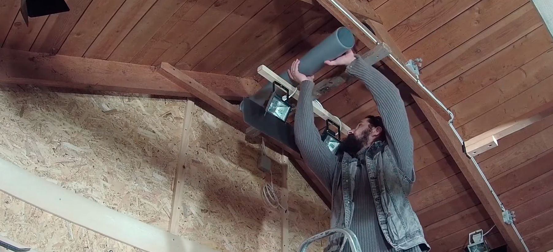 Монтаж вытяжки (вентиляция мастерской)