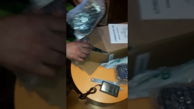 Мне купили болгарку на аккамуляторе для моего хобби по металлу смотреть онлайн