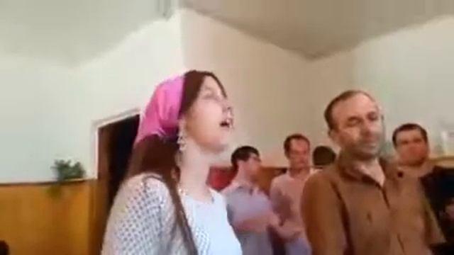 Чеченка поет на Чеченском - Красива и Красиво поет! смотреть онлайн