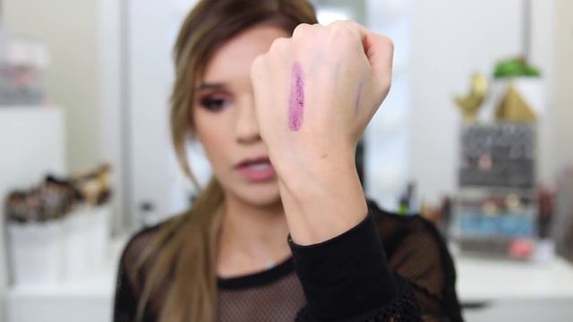DIY LIPSTICK OUT OF SKITTLES! Viral Candy Makeup TESTED! смотреть онлайн