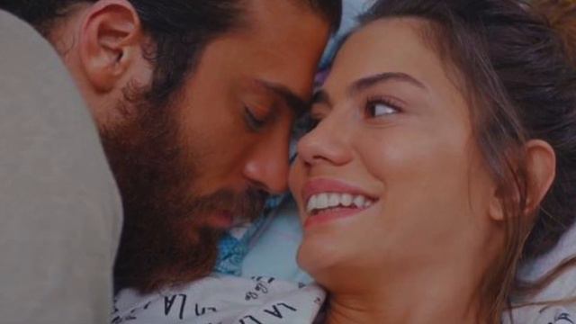 Demet vio entre lágrimas lo que dijo Can en el programa de televisión italiano смотреть онлайн
