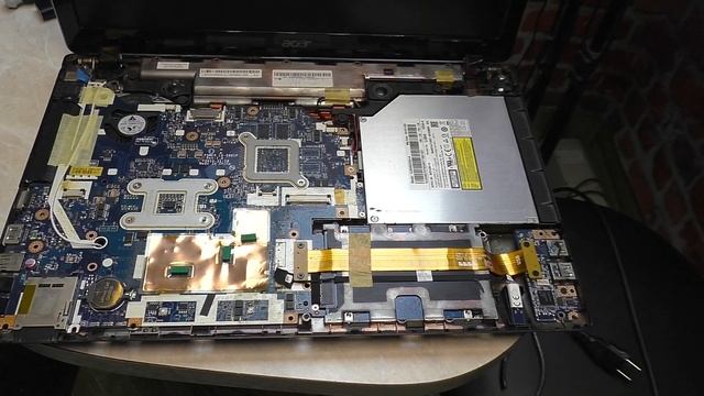 НОУТБУК МИГАЕТ И НЕ ВКЛЮЧАЕТСЯ! ЧТО ДЕЛАТЬ? РЕМОНТ СВОИМИ РУКАМИ. смотреть онлайн