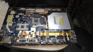 НОУТБУК МИГАЕТ И НЕ ВКЛЮЧАЕТСЯ! ЧТО ДЕЛАТЬ? РЕМОНТ СВОИМИ РУКАМИ.