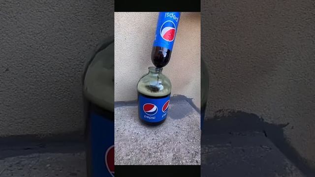 скатываю бутылки с лестници смотреть онлайн