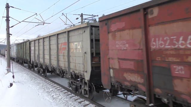 Электровоз ВЛ80С-1040 с грузовым поездом смотреть онлайн