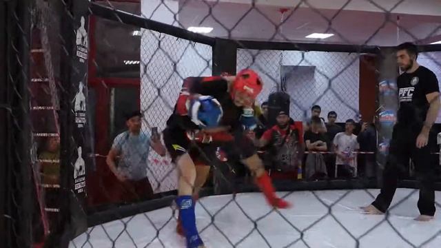 Бой Ростика возраст 12-13 лет,вес бойцов 67 кг #mma#mmakids#панкратион#muaythai смотреть онлайн