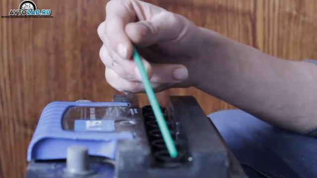 Как проверить уровень электролита в аккумуляторе смотреть онлайн