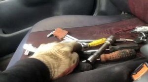 Как снять подрулевые переключатели на автомобиле Nissan Primera P11