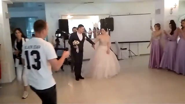 Как начинается церемония свадьбы в Астрахани. смотрим... смотреть онлайн