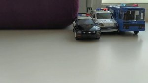 моделька ПАЗ (ТехноПарк) + полицейские модельки