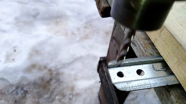У вас нет сверлильного станка? Сделайте его из старой дрели смотреть онлайн