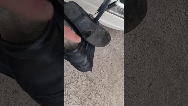Безопасная и нужная обувь для дальнобойщика. смотреть онлайн