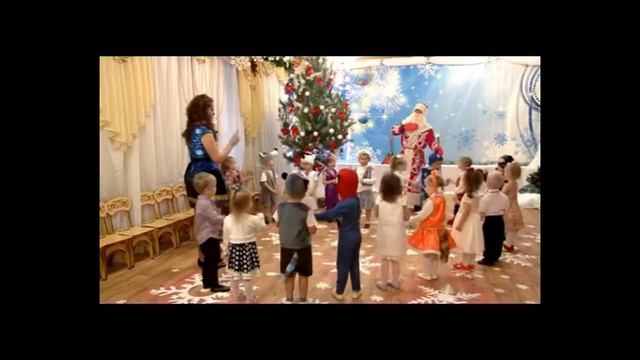 Santa Claus with a balalaika ! смотреть онлайн