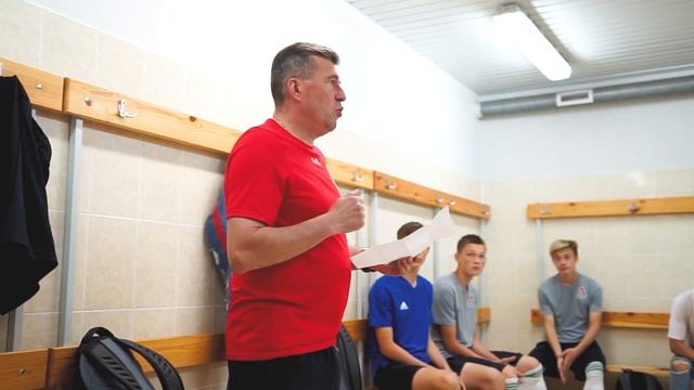 ЛУЧШАЯ ФУТБОЛЬНАЯ АКАДЕМИЯ?! / КТО ИГРАЕТ В АКАДЕМИИ ЛОКОМОТИВА? / КАК ПОПАСТЬ В ЛОКО смотреть онлайн