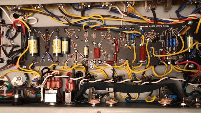 Fender '64 Custom Deluxe Reverb Hand Wired Guts смотреть онлайн