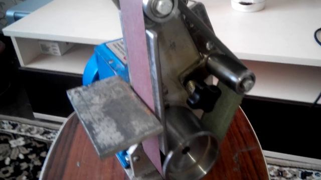 Ленточная шлифовальная машина или мини гриндер. смотреть онлайн