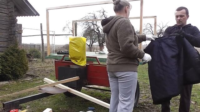 Перед Пасхой. У нас есть дом в деревне - пусть будет и у них... смотреть онлайн