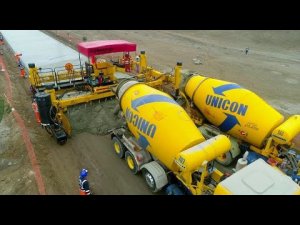 Вот как делают лучшие дороги в мире ...