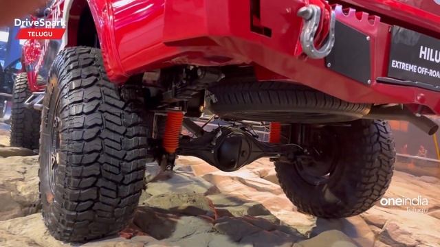 Auto Expo 2023 | Toyota Hilux off-Road Concept Walkaround | Arun Teja смотреть онлайн