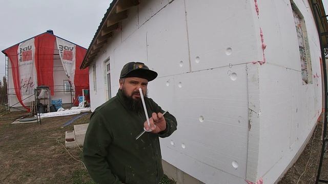 ДЮБЕЛЮВАННЯ фасада. Як прибити МЕТРОВИЙ пінопласт? смотреть онлайн