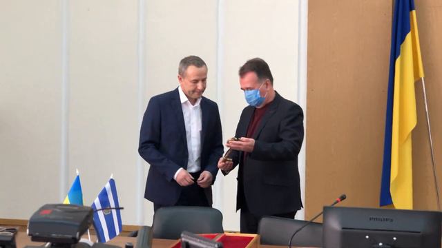 Миколаенко вручает Колыхаеву ключ смотреть онлайн
