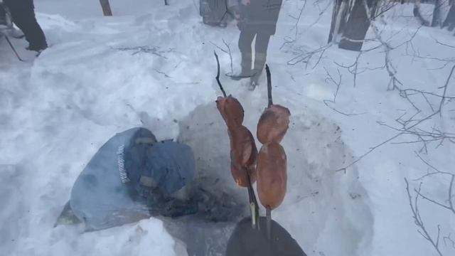 Пикничок в зимнем лесу! Жизнь в деревне| Зима в деревне смотреть онлайн