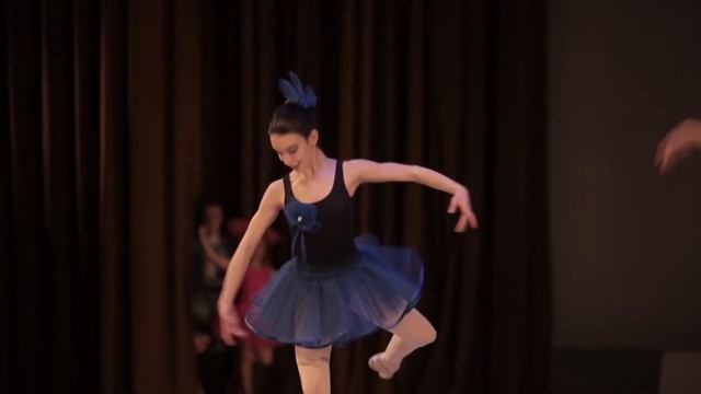 Детский Театр Танца "Искра". "Танец подружек" смотреть онлайн