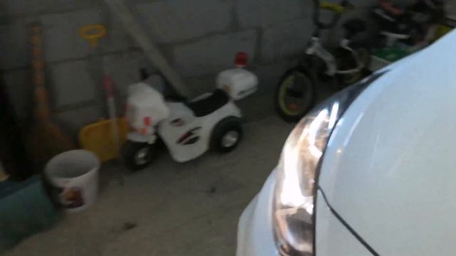 Замена штатных ламп головного освещения Hyundai Solaris на лампы Philips x-treme Vision смотреть онлайн