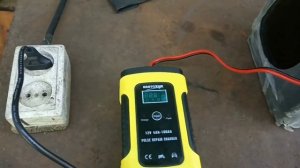 Умное зарядное устройство для авто/мото  аккумулятора Foxsur