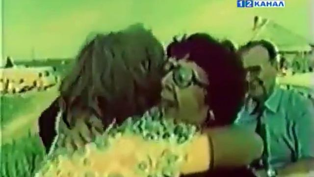 У книжной полки Василий Фёдоров смотреть онлайн