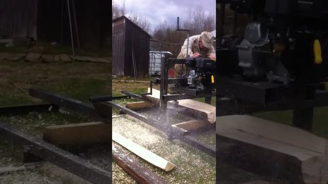 Дисковая поворотная пилорама Астрогань с ДВС (circular saw, rotary, gasoline engine) смотреть онлайн
