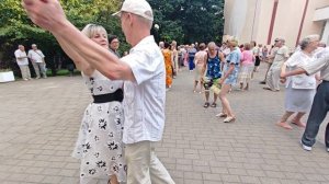 Белым цветом Сирень... В Гомельском парке...