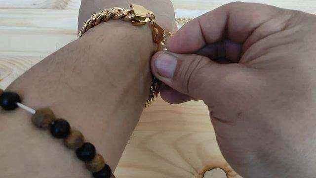 Красивый позолоченный браслет смотреть онлайн