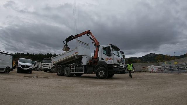 Used Renault Kerax 380.26 | Used Tipper Truck | equippo.com | Used heavy equipment смотреть онлайн