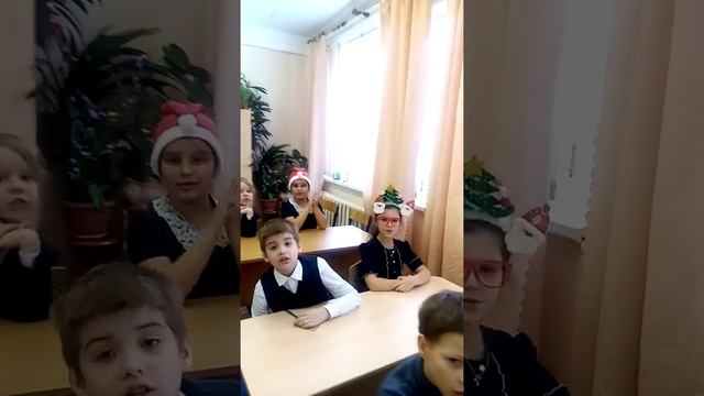Песня "Замела метелица город мой". Исполняет 2 Б класс Новобытовской СОШ. 24.12.2021 смотреть онлайн