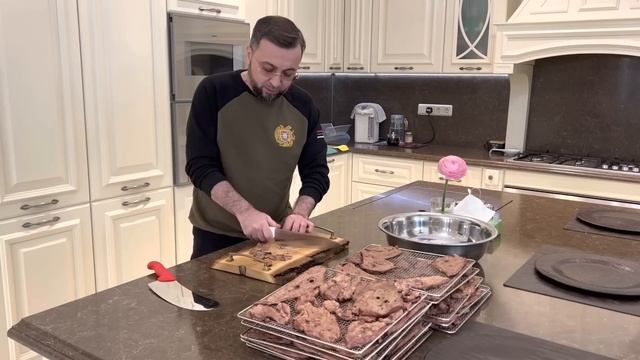 Хаш…Поздравление…Футбол,наши в белом…Зоопарк…Мама Лорда и Леди…Прогулка вечерняя…#питбульграф смотреть онлайн