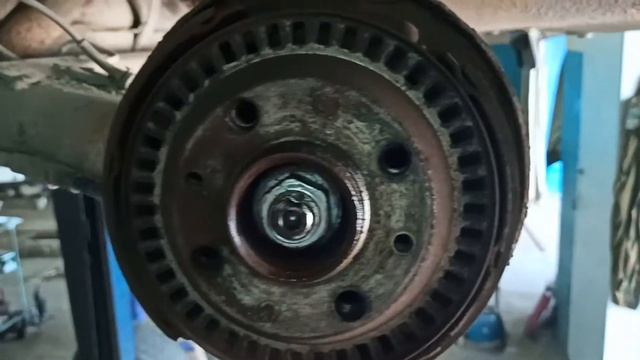 LADA Priora, Лада Приора, замена задних тормозных колодок и цилиндриков!!! #ремонт #ремонтавто #то смотреть онлайн