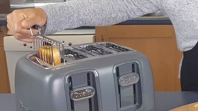 How to Make a Toastie with a Dualit Toaster смотреть онлайн