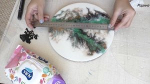 Часы на артборде из эпоксидной смолы