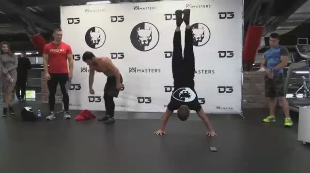 610 отжиманий рекорд Гиннесса вертикального отжимания в течение одного часа