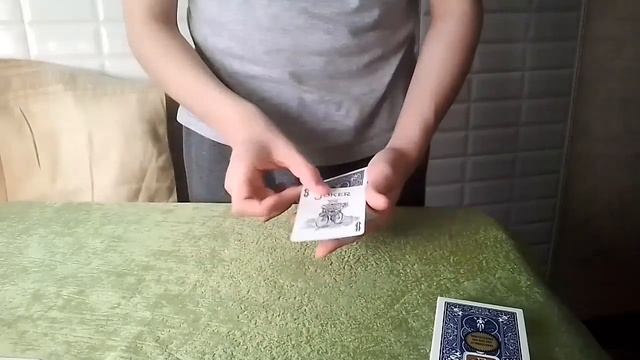 ПРОСТОЙ КАРТОЧНЫЙ СЕНДВИЧ | SANDWICH CARD TRICK | ФОКУСЫ С КАРТАМИ ДЛЯ НАЧИНАЮЩИХ смотреть онлайн