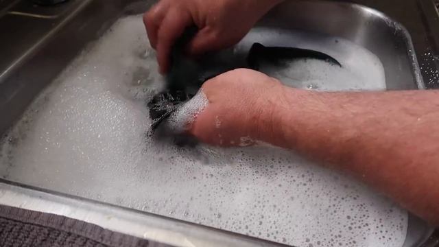 DIY | How To Clean A Dirty Baseball Cap смотреть онлайн
