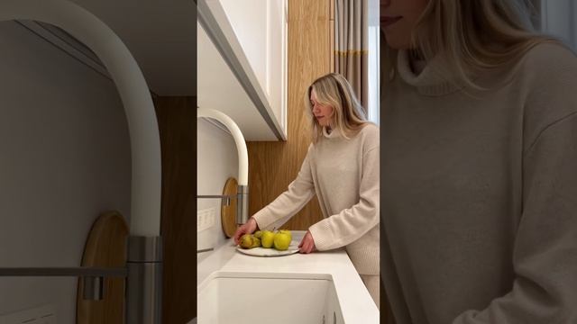 Идеальное утро в кухне нашего проекта квартиры ? #кухня #интерьер #ремонт #интерьерквартиры смотреть онлайн