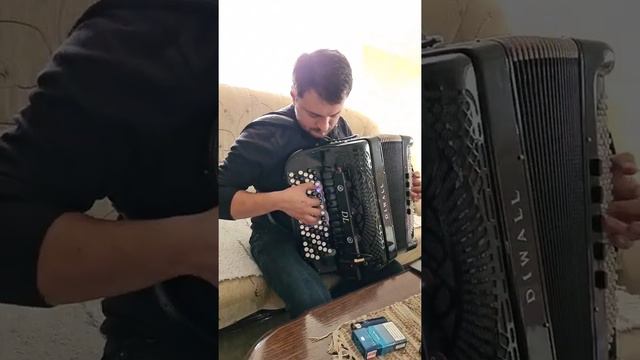 Milan Obretkovic proba novog mikrofona DL(mikrofon) смотреть онлайн