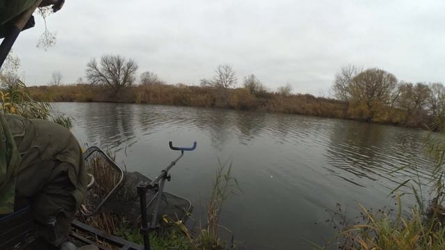 Рыбалка на фидер поздней осенью на реке Упе в Тульской области смотреть онлайн