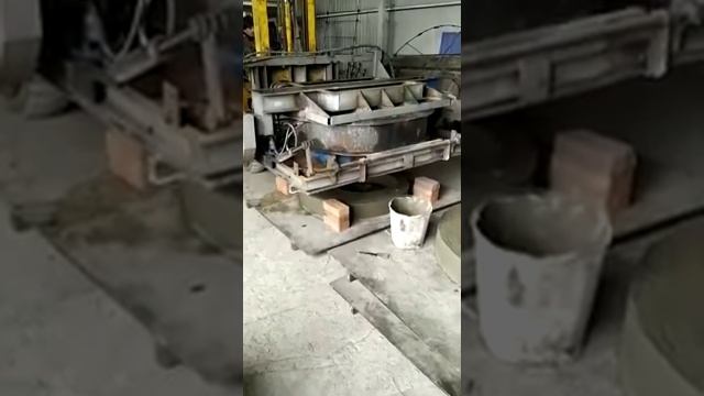 Производство крышек колодца ПП10 2 на универсальной форме смотреть онлайн