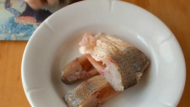 Готовлю рыбу. Лещ запечённый на луковой подушке. Мамин рецепт смотреть онлайн