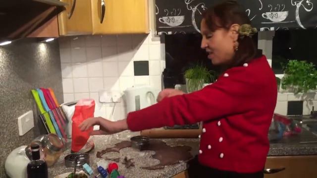 DELICIOUS CHRISTMAS: Chocolate & Cranberry Mince Pies смотреть онлайн