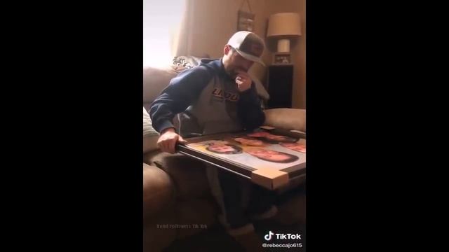 People react to a painting of their relatives who passed away | TikTok смотреть онлайн