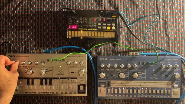 RD-6, TD-3 & volca beats / Triggered смотреть онлайн